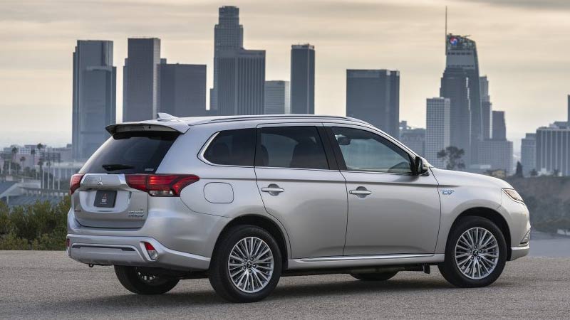 مقایسه میتسوبیشی اوتلندر Phev با رنو کولیوس