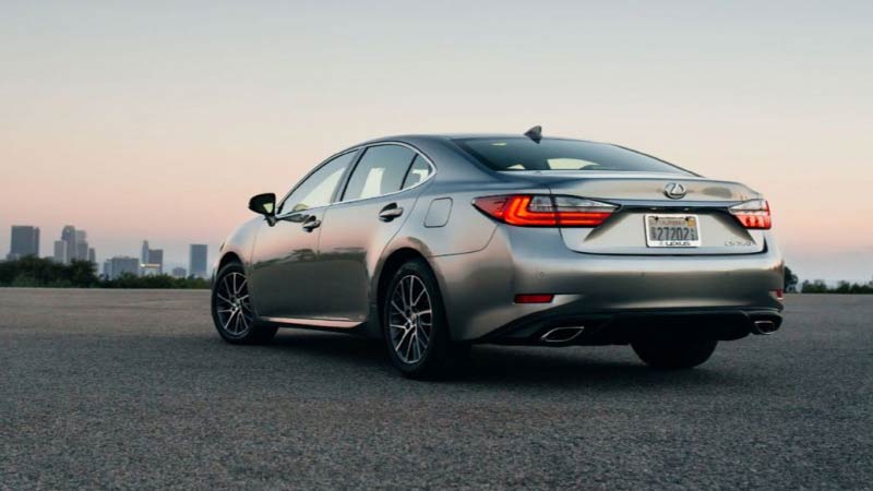مقایسه لکسوس ES 250 با کیا اپتیما
