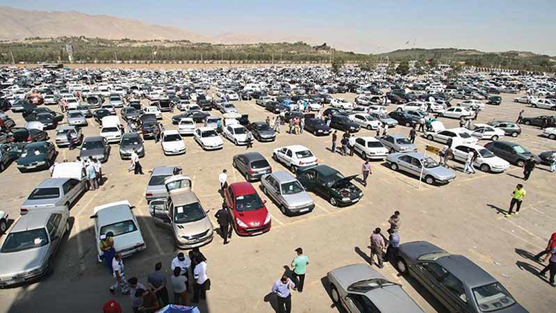 بررسی قیمت خودرو در اردیبهشت ۱۴۰۰