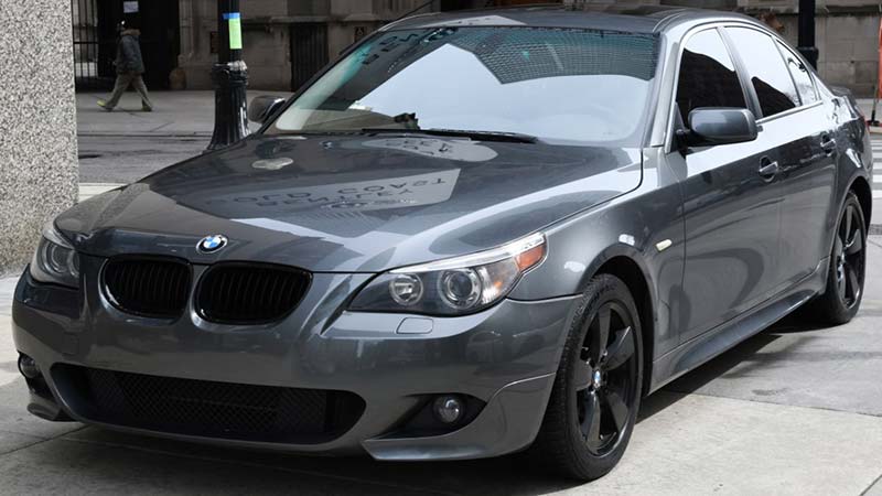 مقایسه ب‌ام‌و سری 5 سدان 530xi با کیا اپتیما GT لاین