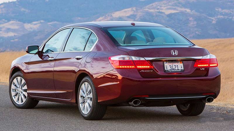 مقایسه هوندا آکورد LX-B با هیوندای سوناتا ۲۰۱۳