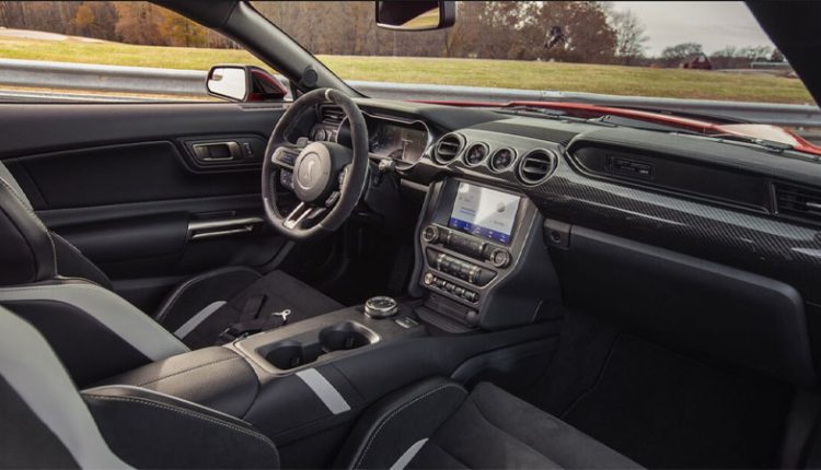 نمای داخلی فورد موستانگ شلبی GT500