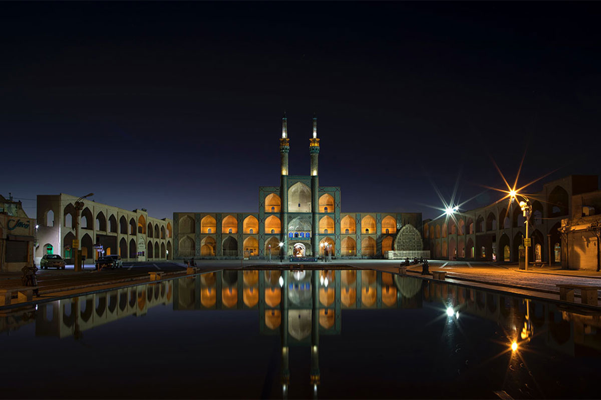 معماری ایرانی در شب