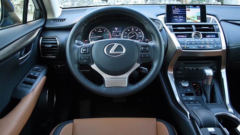 مقایسه لکسوس NX200t با ب‌ام‌و X3