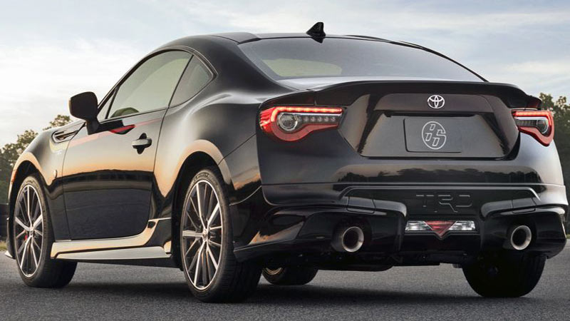 مقایسه تویوتا GT86 با آلفارومئو جولیتا