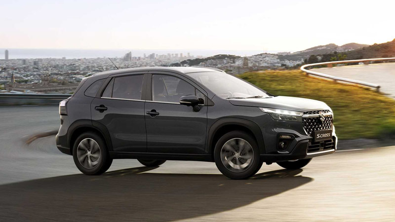 نمای جانبی سوزوکی SX4 S-Cross مدل ۲۰۲۲