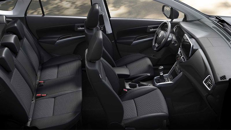 نمای داخل سوزوکی SX4 S-Cross مدل ۲۰۲۲
