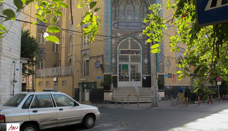 مسجد در میدان شهدا تهران