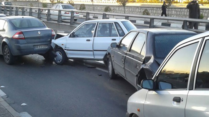 بعد از وقوع تصادف، رانندگان بلافاصله از صحنه عکس بگیرند