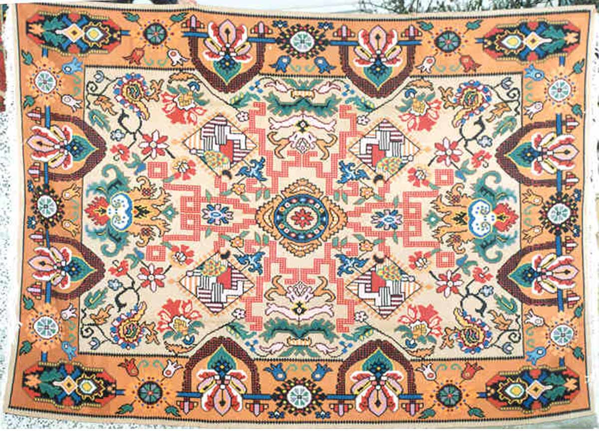 فرش بلغاری نفیس - نمونه‌ای از فرش بلغارستان